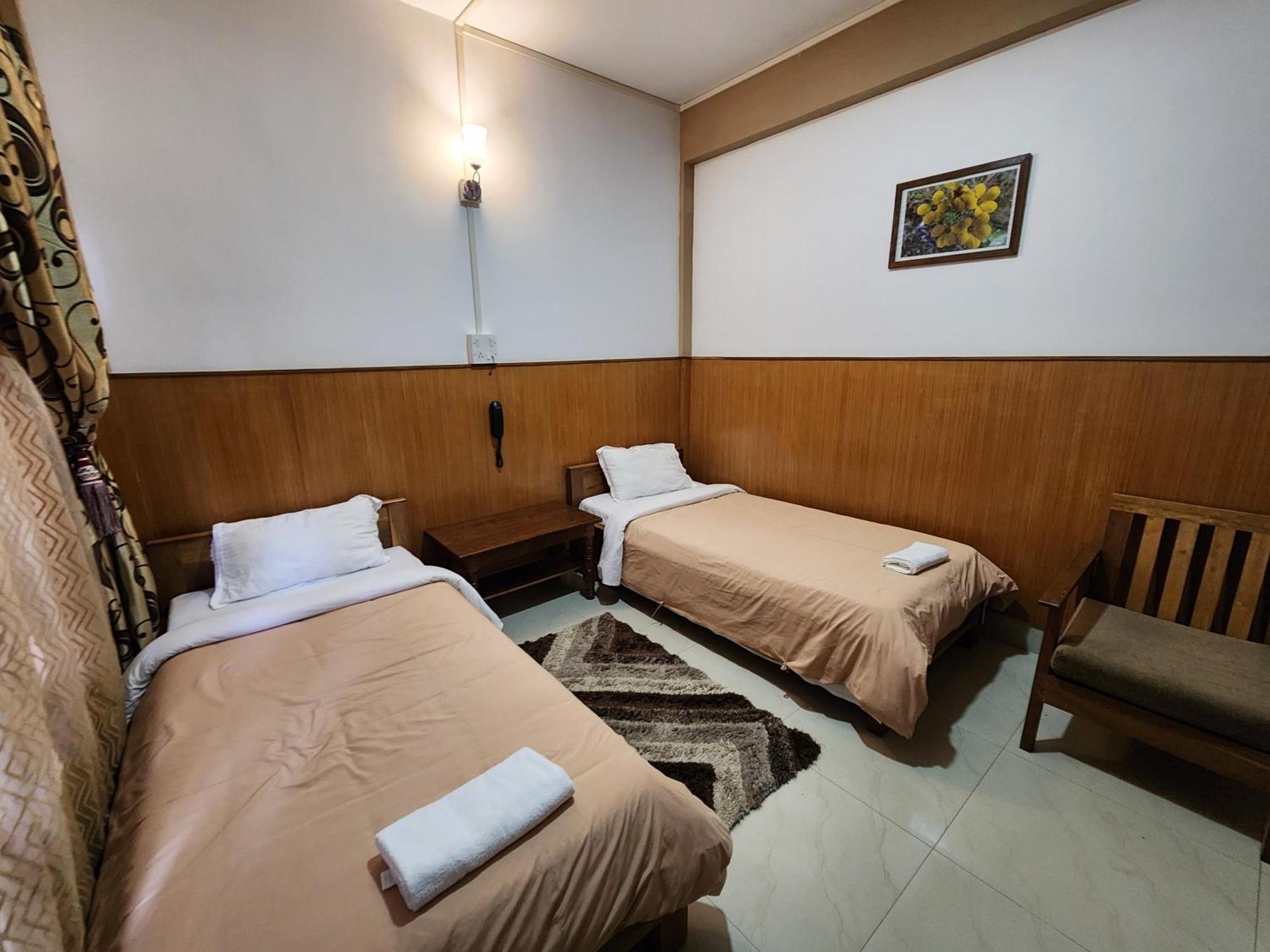 Hotel The Oak Tawang Exterior photo