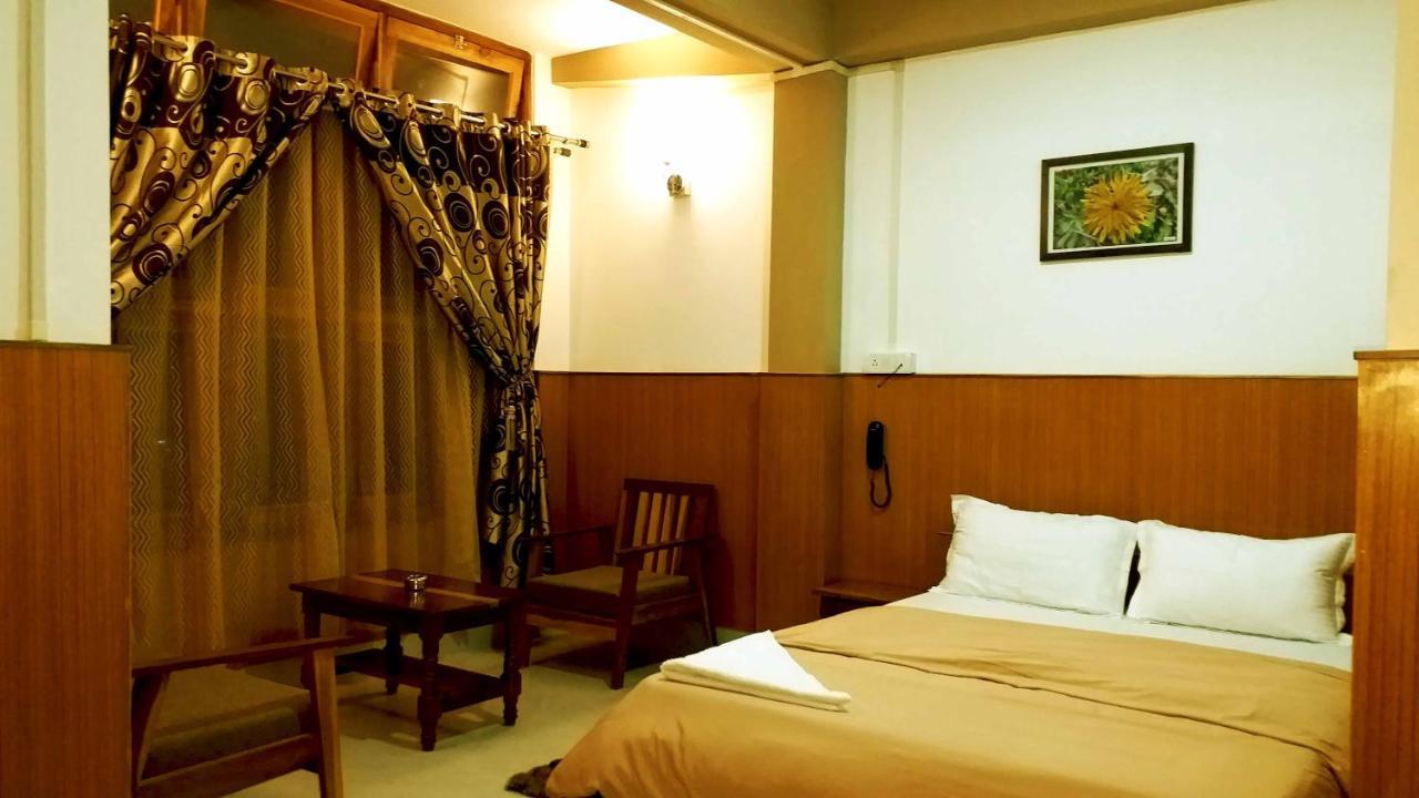 Hotel The Oak Tawang Exterior photo