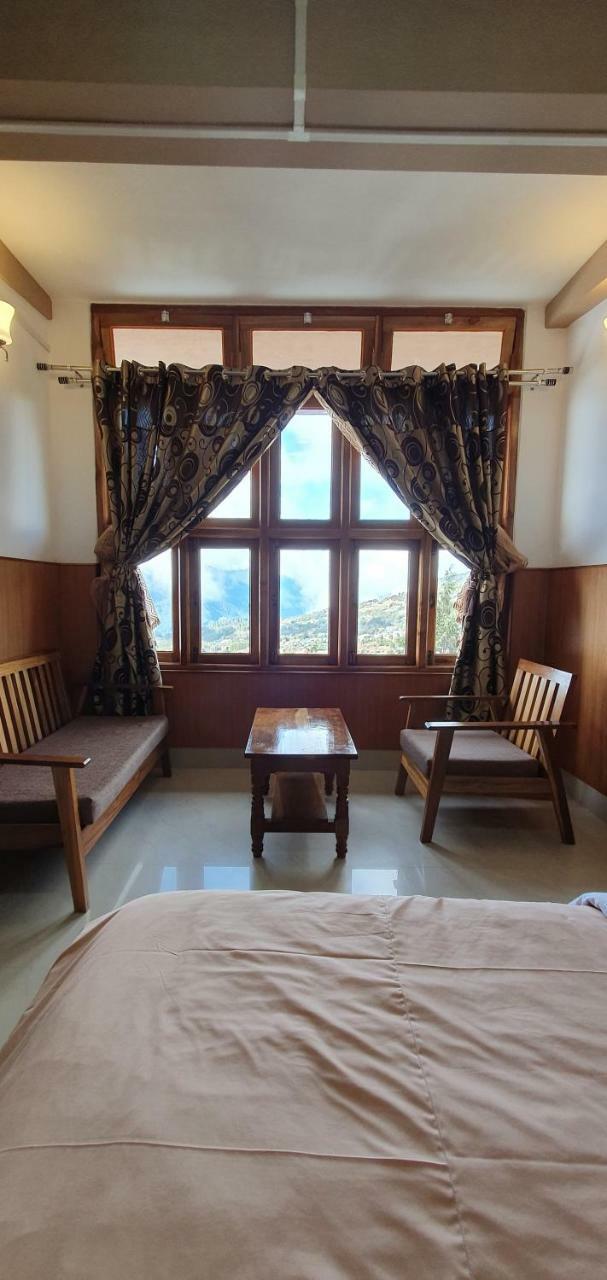 Hotel The Oak Tawang Exterior photo